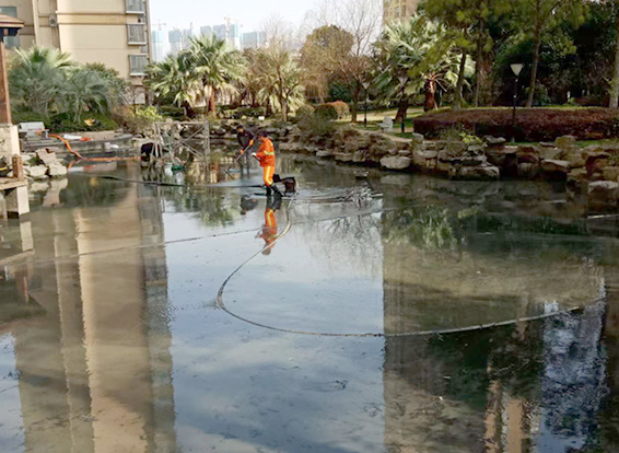 陈仓景观池淤泥清理